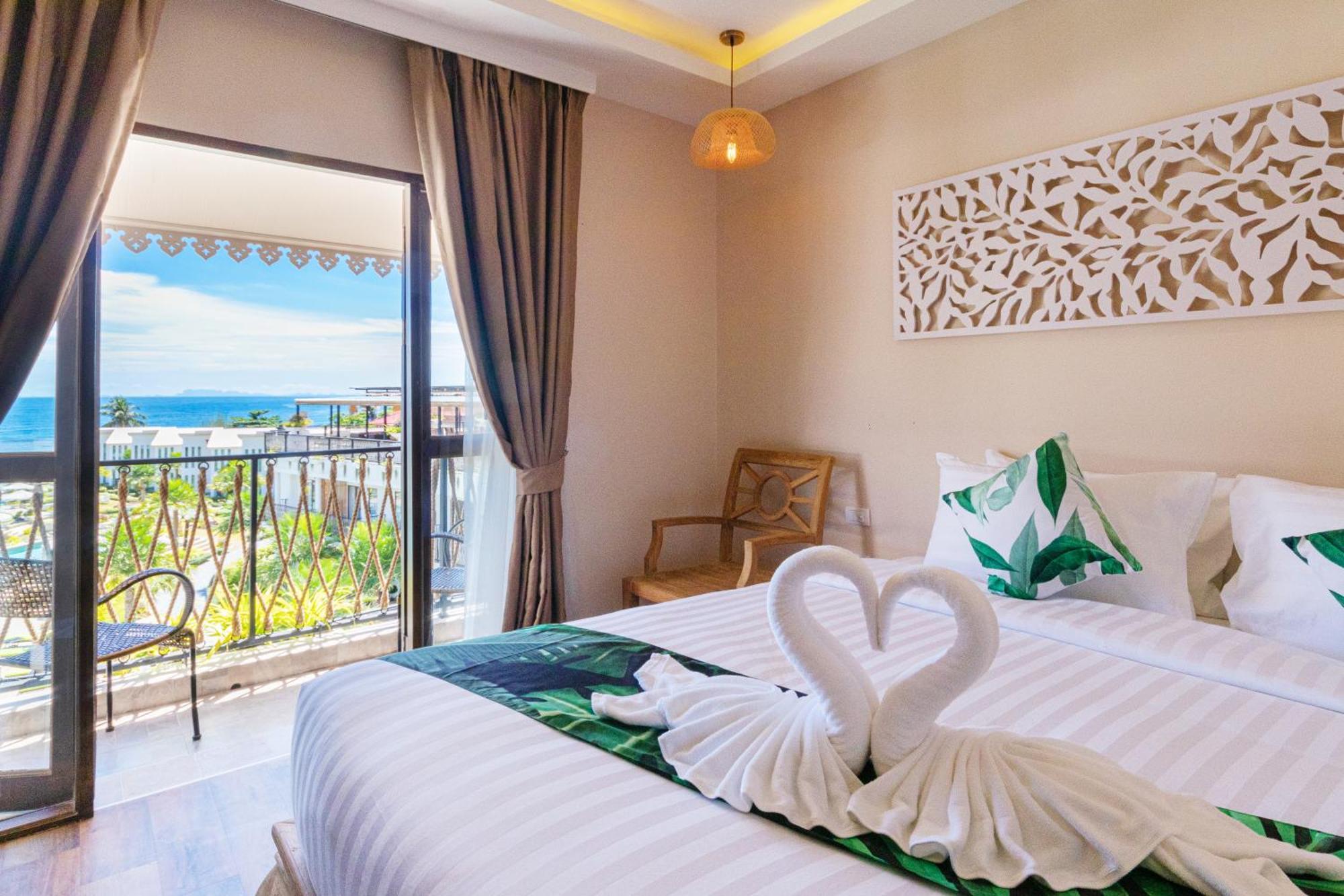 Vannee Golden Sands Beachfront 4*